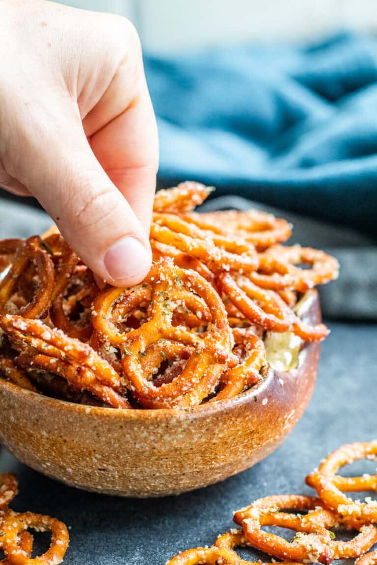 Easy Garlic Parmesan Pretzels Erhardts Eat